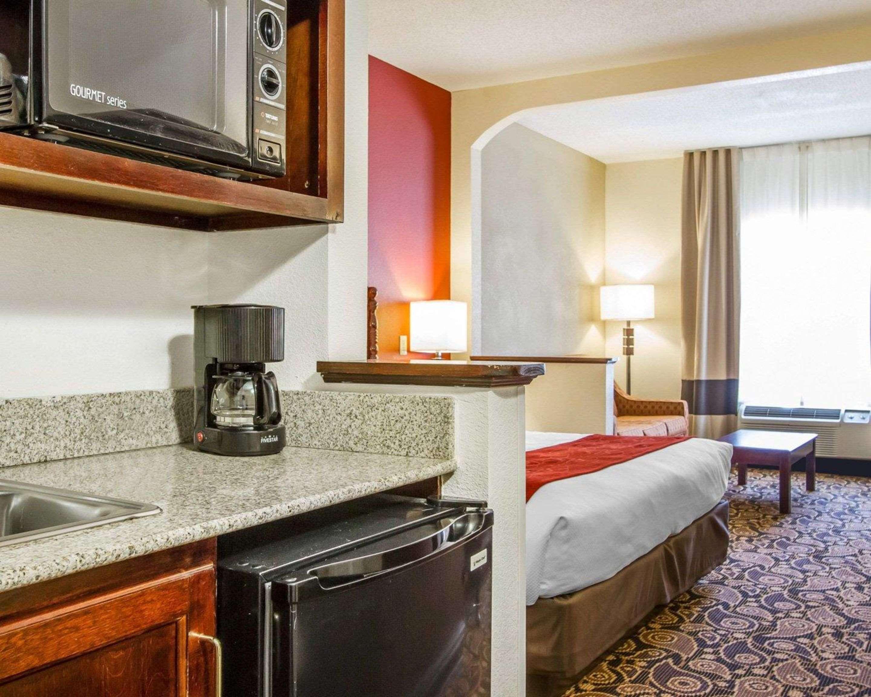 דפני Comfort Suites Mobile East Bay מראה חיצוני תמונה