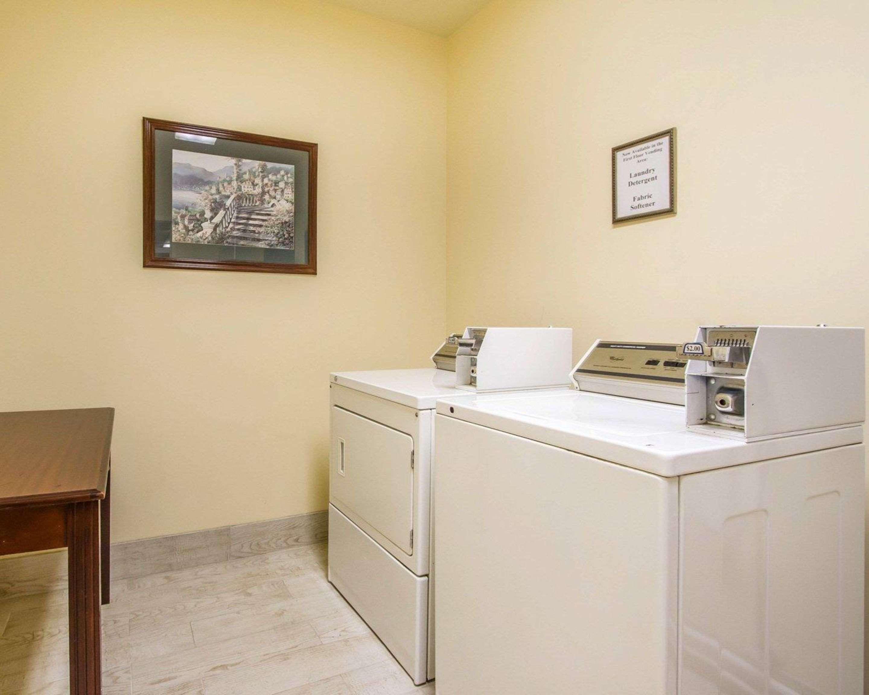 דפני Comfort Suites Mobile East Bay מראה חיצוני תמונה