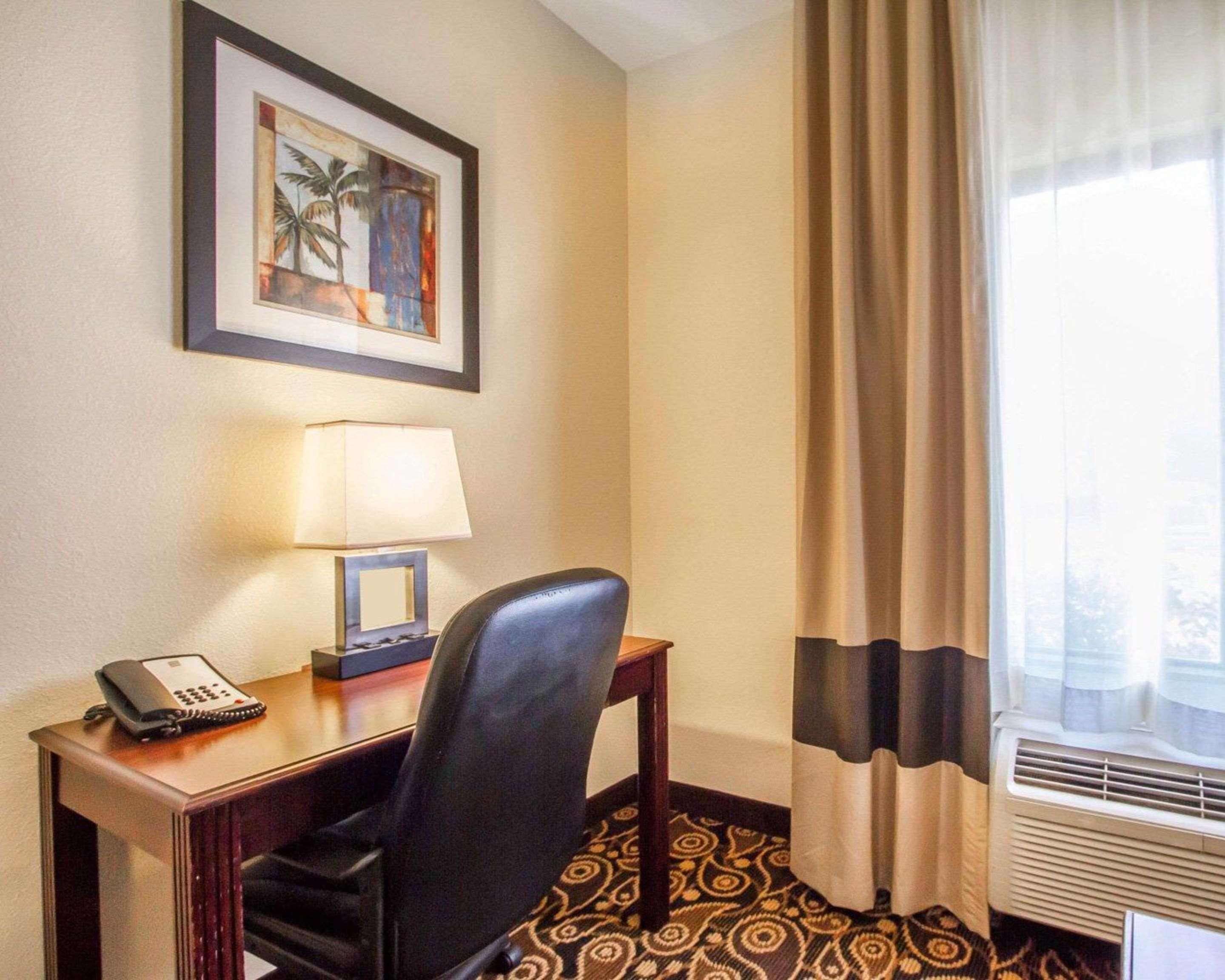 דפני Comfort Suites Mobile East Bay מראה חיצוני תמונה