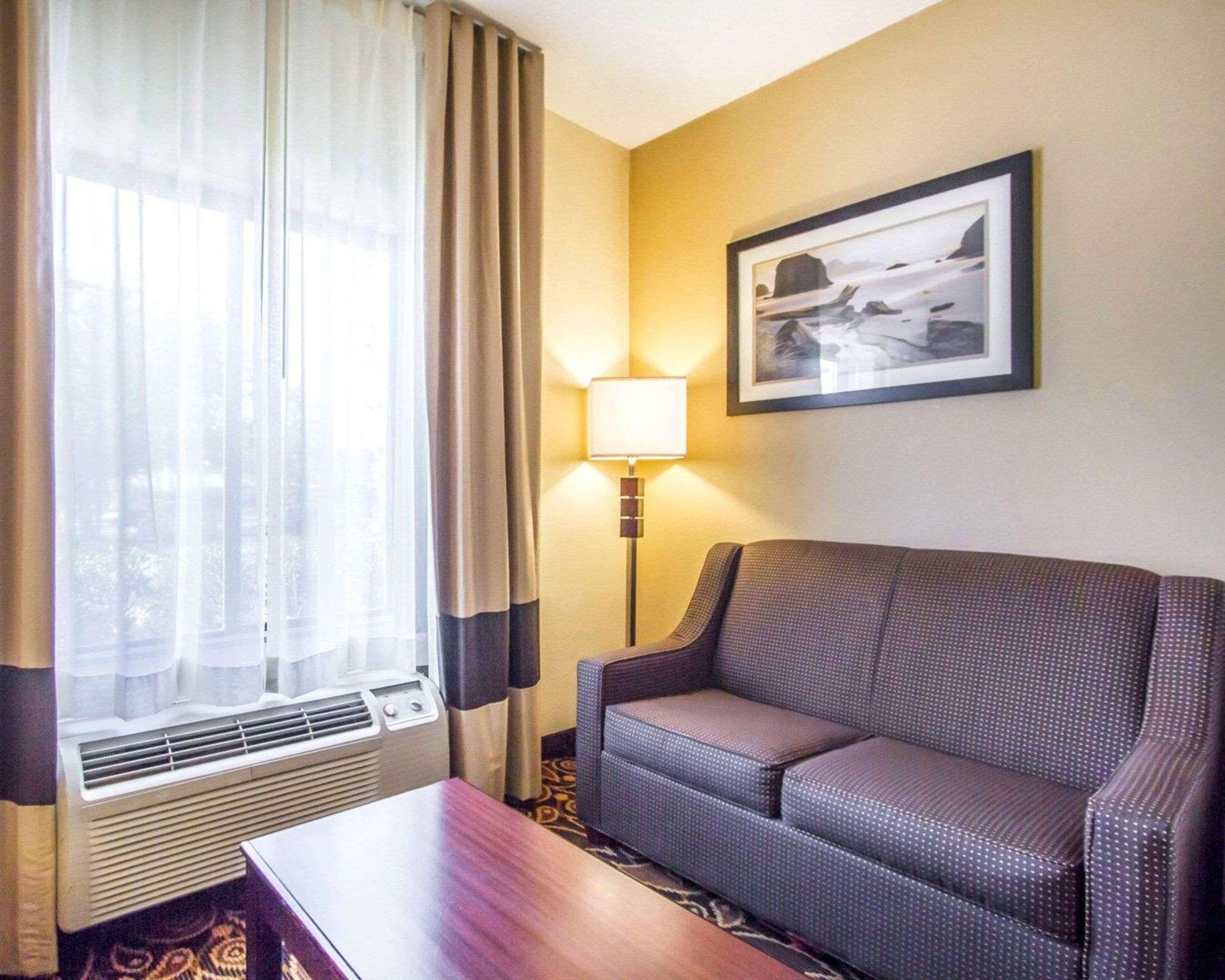דפני Comfort Suites Mobile East Bay מראה חיצוני תמונה