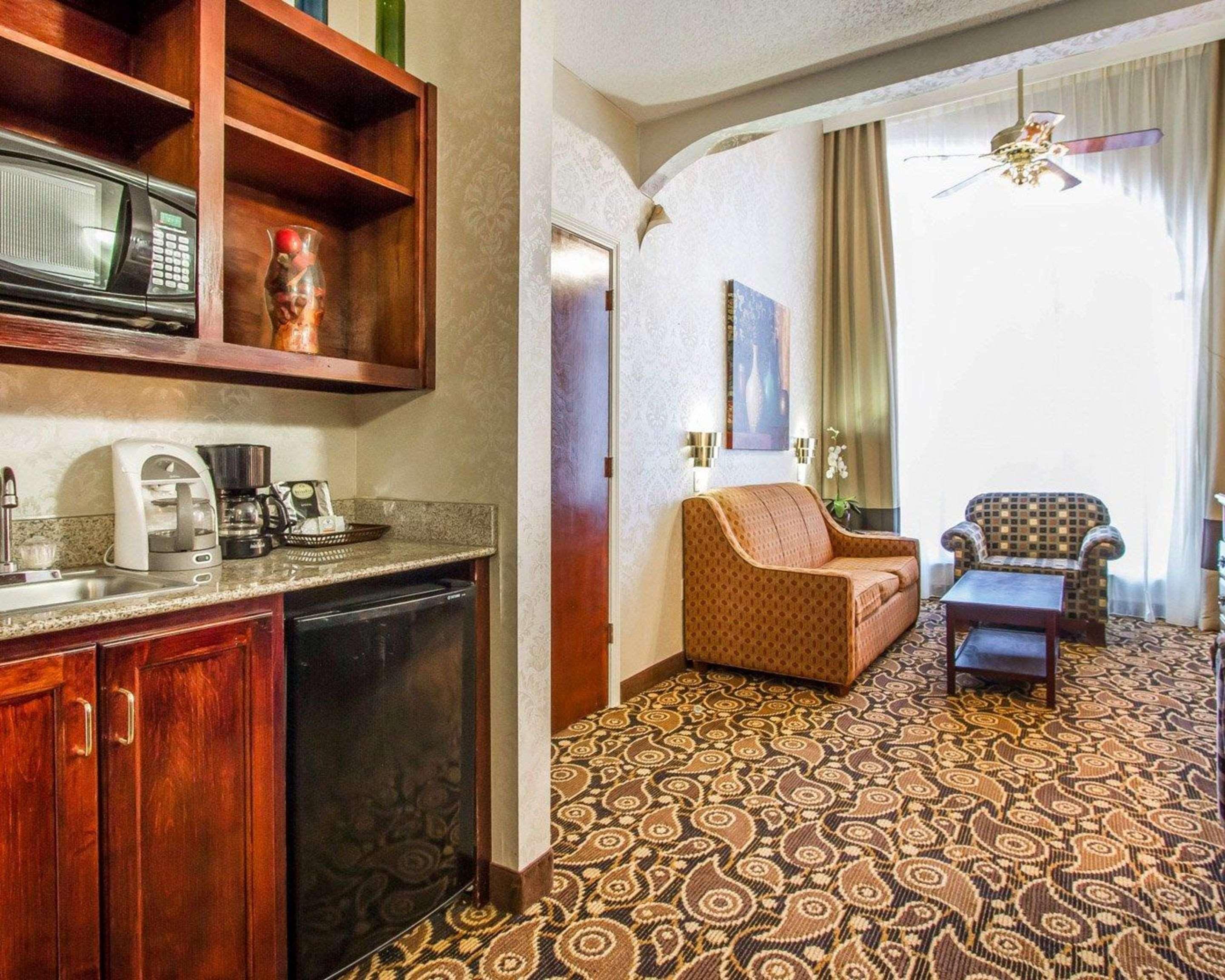 דפני Comfort Suites Mobile East Bay מראה חיצוני תמונה