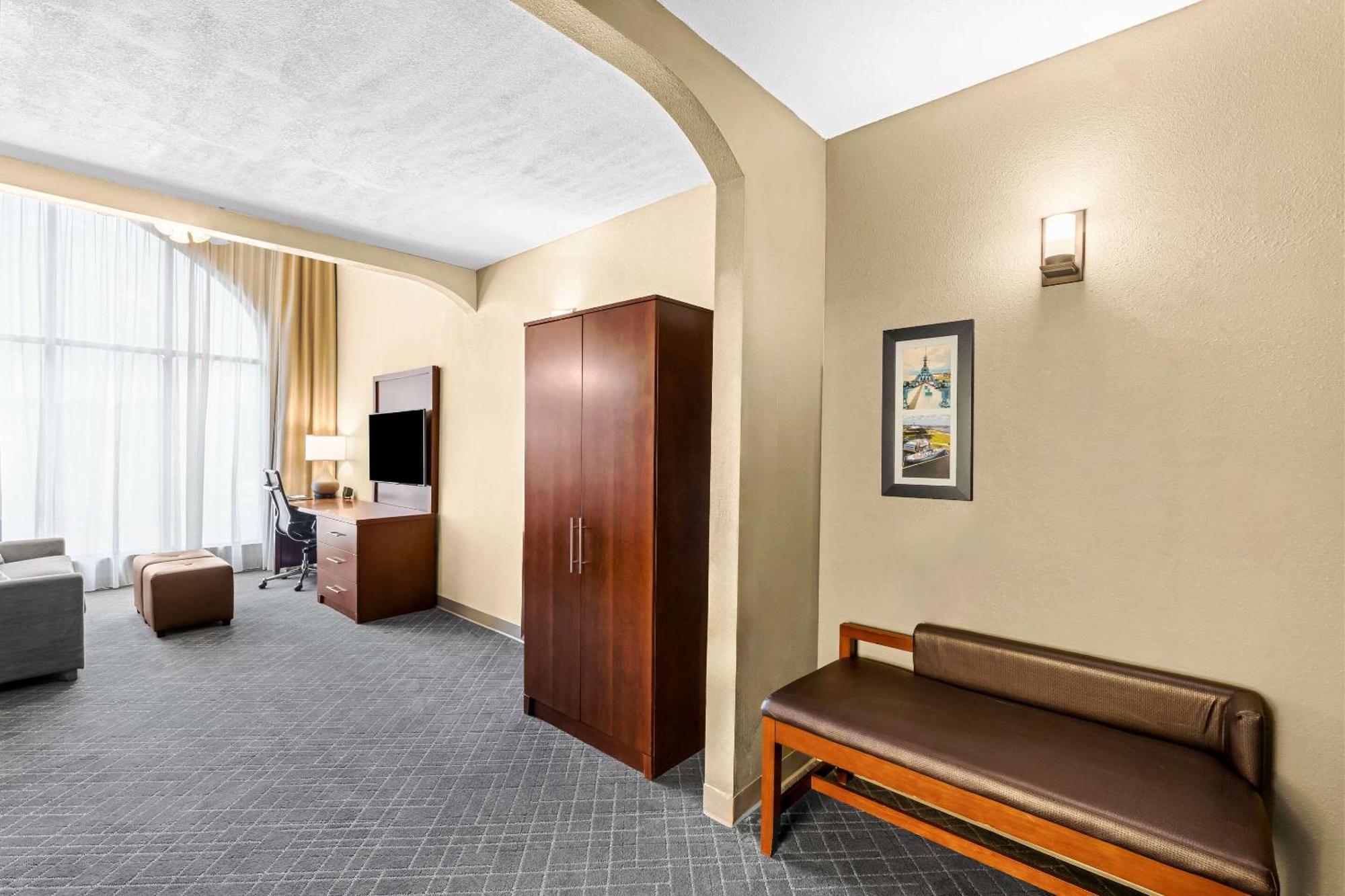 דפני Comfort Suites Mobile East Bay מראה חיצוני תמונה