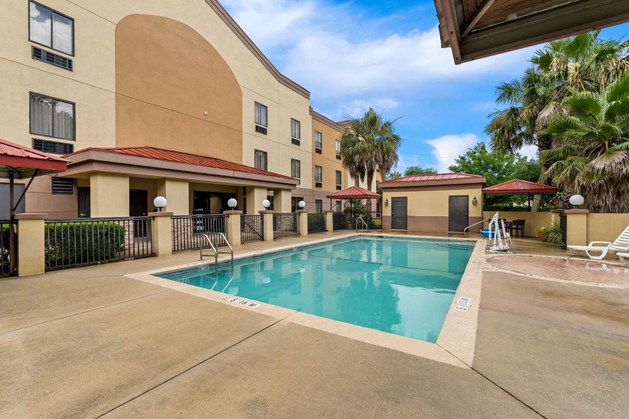 דפני Comfort Suites Mobile East Bay מראה חיצוני תמונה