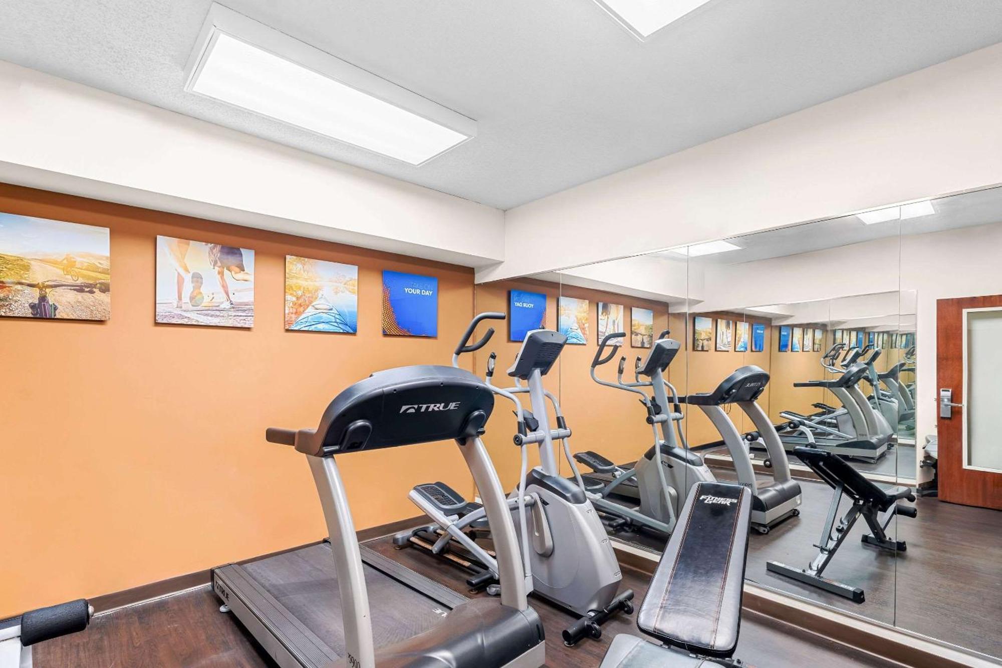 דפני Comfort Suites Mobile East Bay מראה חיצוני תמונה