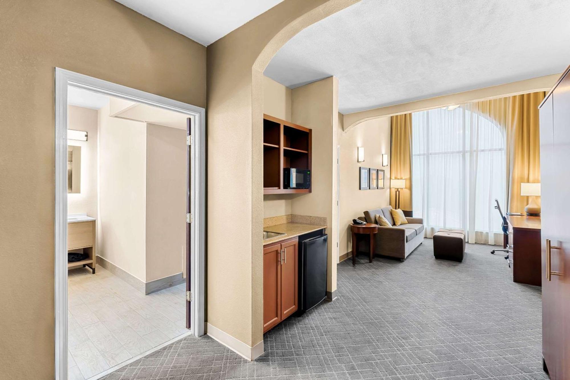 דפני Comfort Suites Mobile East Bay מראה חיצוני תמונה